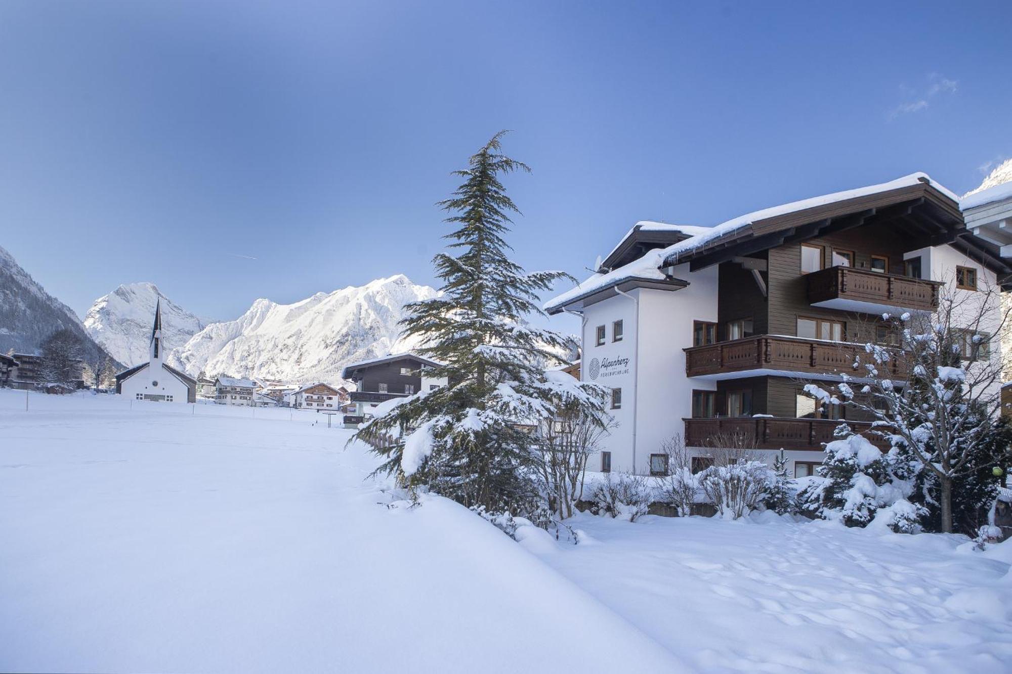 Alpenherz Ferienwohnungen Pertisau Exterior photo