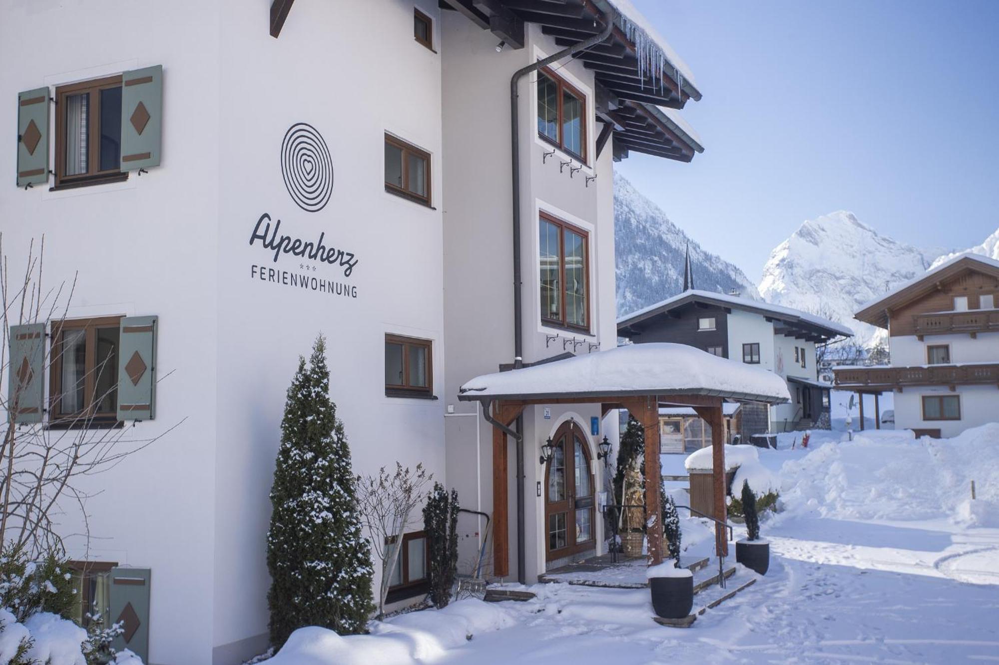 Alpenherz Ferienwohnungen Pertisau Exterior photo