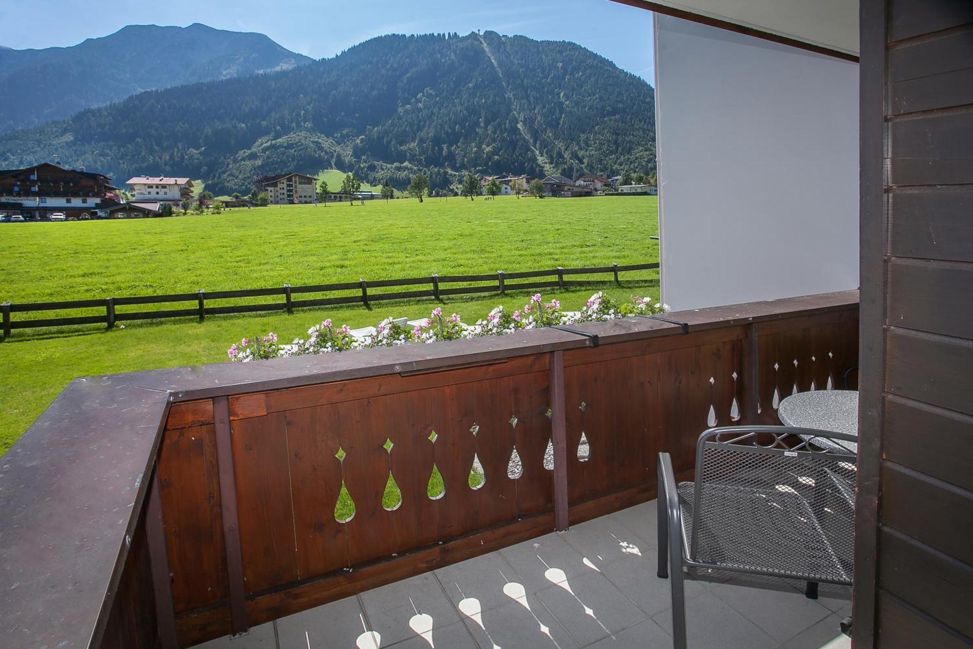 Alpenherz Ferienwohnungen Pertisau Exterior photo