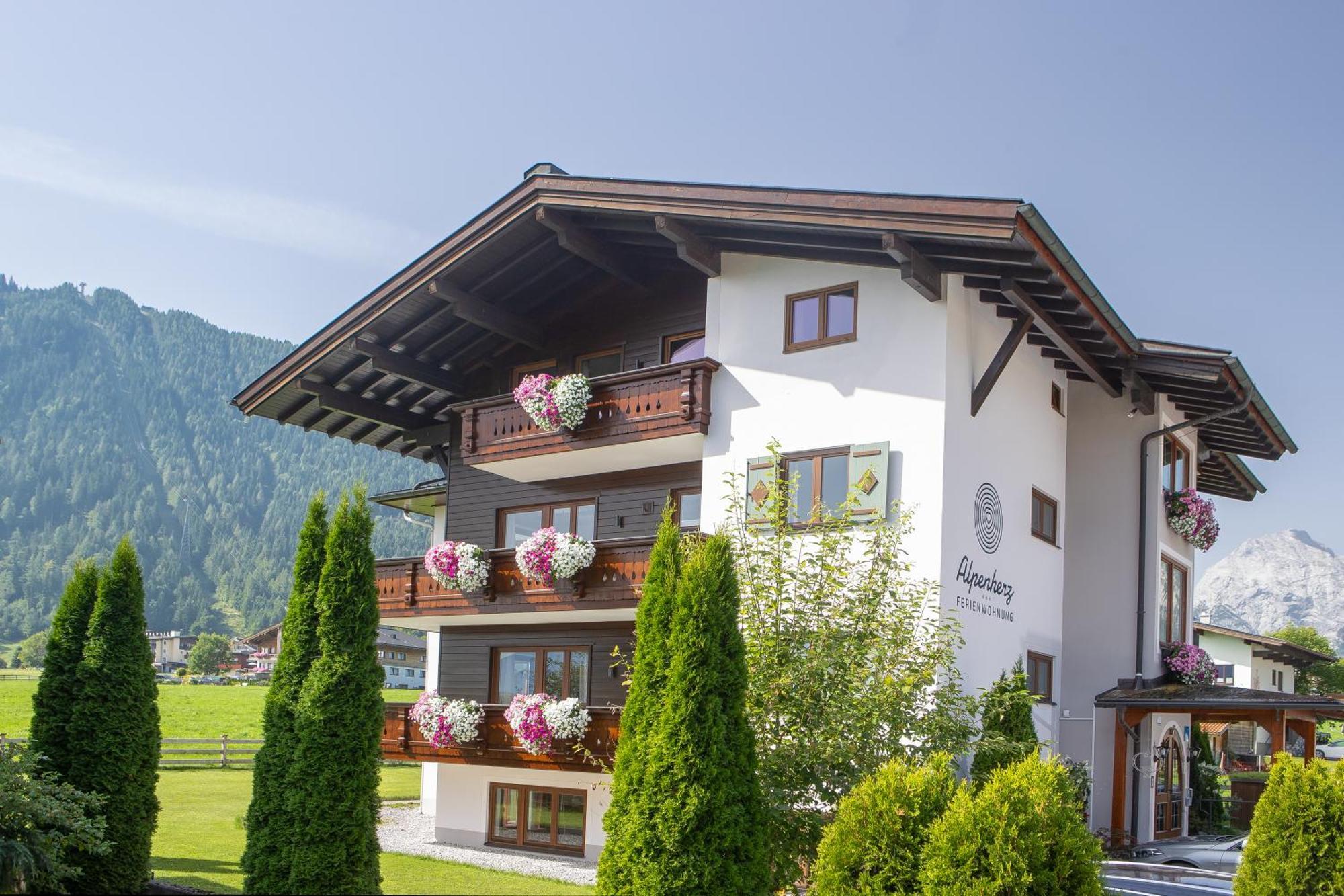 Alpenherz Ferienwohnungen Pertisau Exterior photo